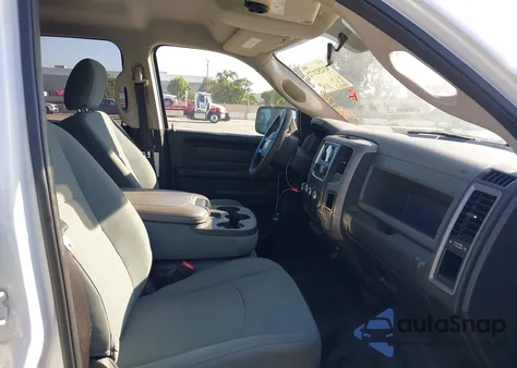 2017 Ram 1500 Tradesman 4X2 6'4 Box z USA, uszkodzony, nr VIN 1C6RR6FG1HS860856